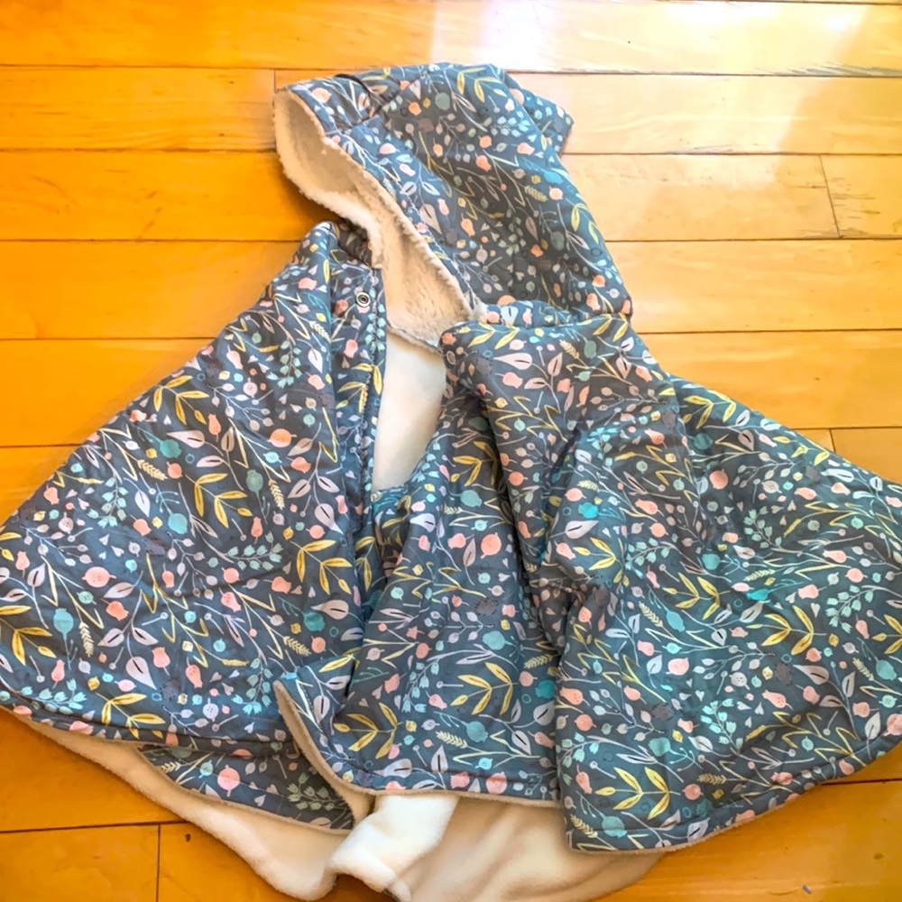 Car seat poncho💛🩵